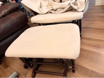 Storkcraft glider with ottoman