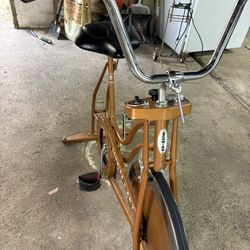 Old-School Schwinn Excercise Bike (1980) 