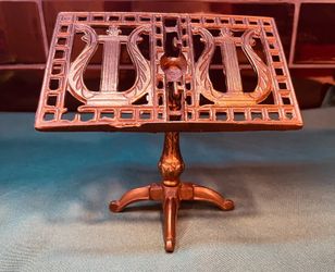 Beautiful mini ornate Lyre-motif decorative cast brass music stand