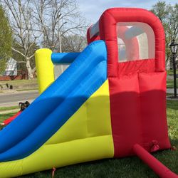 bounce house 