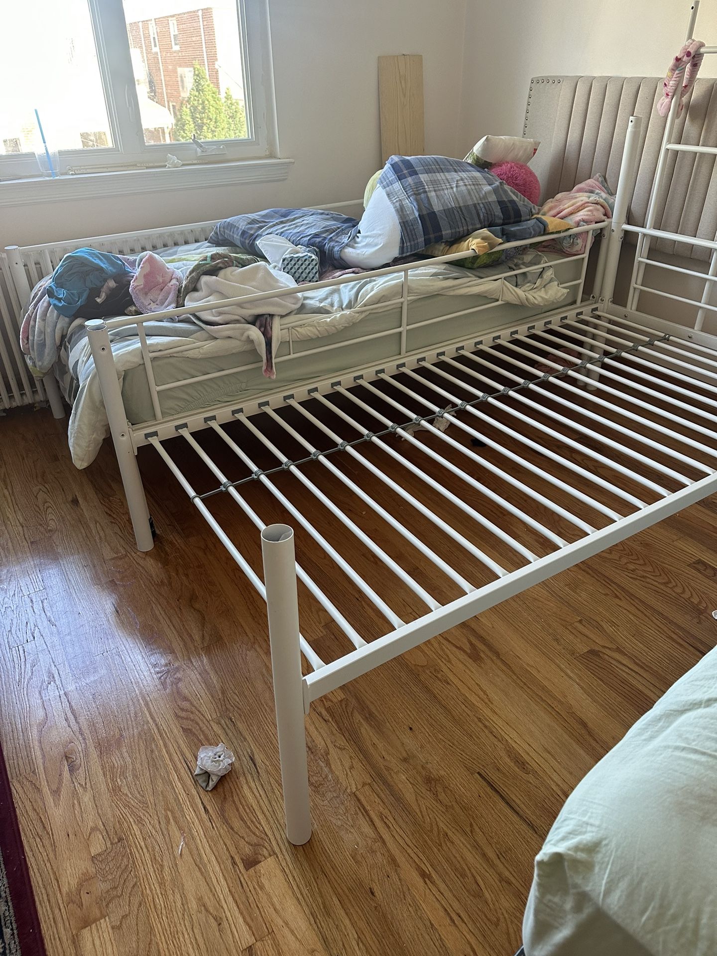 2 Twin Bed Frames White Metal With Extra Support Fastener