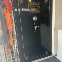 Liberty  Gun Safe