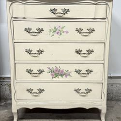 chest of drawers, French provincial, La Coquette of Morris - all original 