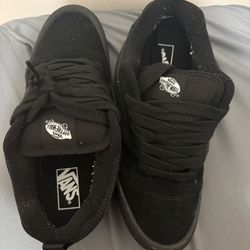 All Black Knu Skool Vans