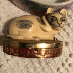 Vintage Estee Lauder Contented Cat Perfume/Pill Box