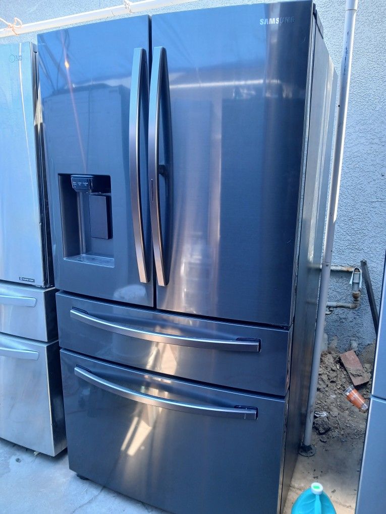 🍀refrigerator $600Samsung👀FREE DELIVERY 🔥Darck Charcoal ✅️