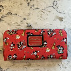 Limited release, Mickey red shorts and runaway railway wallet