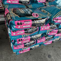 Victor Dog Food 44 Pounds Bonus!!