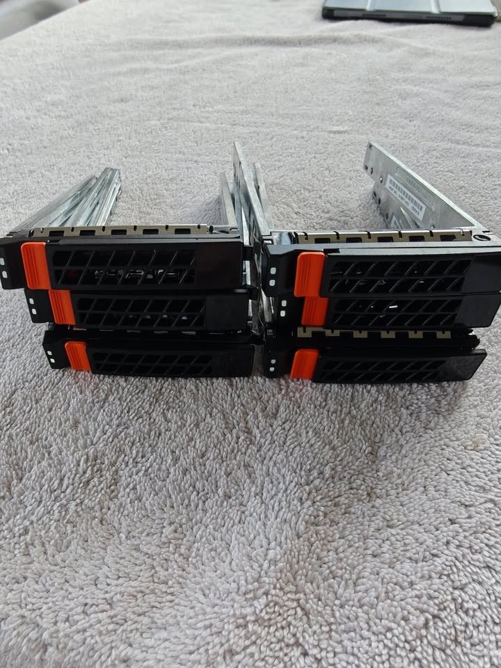 LOT OF 6 Intel 2.5" Hard Drive Tray Caddy (G18877-002)