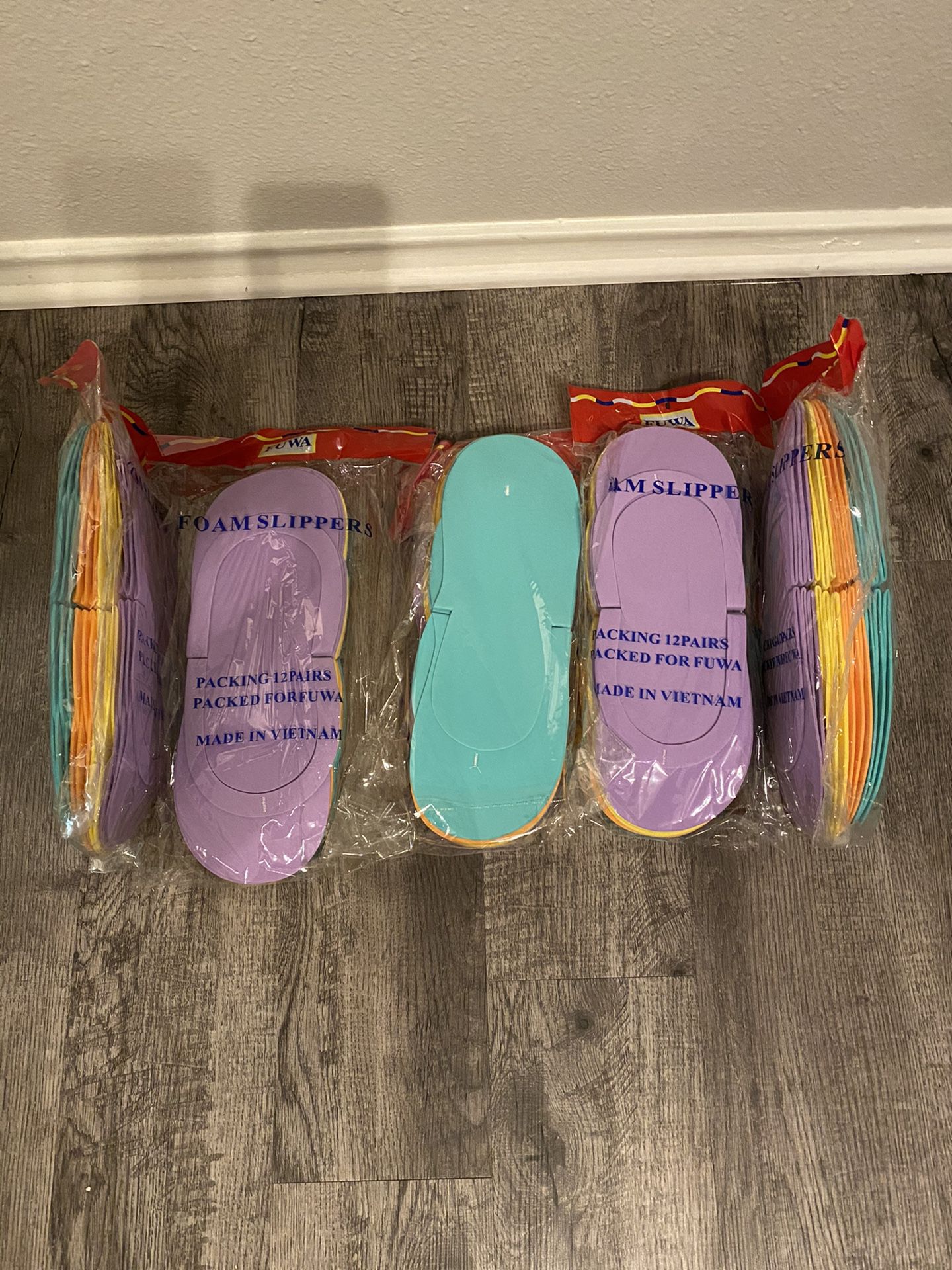 5 PACKS OF 12 DISPOSABLE PEDICURE SLIPPERS