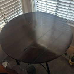 Wood Round Table 