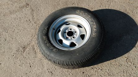 USED Tire and rim P225/70R15
