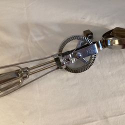 Wisk Hand Crank Vintage Great Shape Hand mixer Works Great Kitchen Fall Halloween Harvest