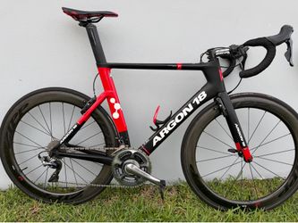 🚴🏻 ARGON 18 Nitrogen Carbon Road Bike – Size L  High-end aero road bike in excellent condition, built for riders looking for speed, efficiency, and