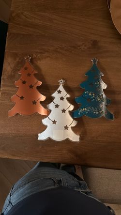 Glass Christmas tree table, top decor