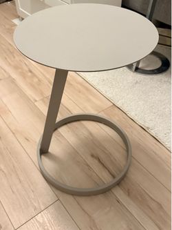 2 Side Tables