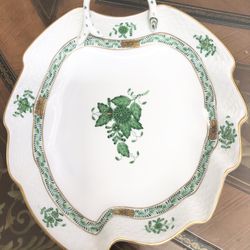 HEREND Porcelain HANDPAINTED in HUNGARY ~ GREEN Chinese Bouquet DISH with HANDLE with GOLD Trim 