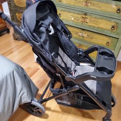 Baby Stroller Working Well With Sunblock And Storage 