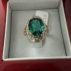 Vintage Diamond And Emerald Ring 