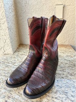 Lucchese size 9.5 men