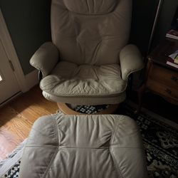 Leather lounger recliners with matching foot rest