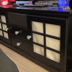 Tons Of Household Items 