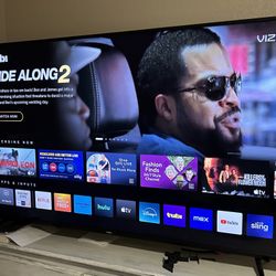  Vizio 70”  Class V-Series 4k UHD LED Smart TV