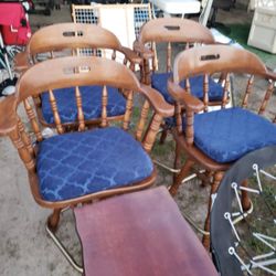 4 Antiques Chair