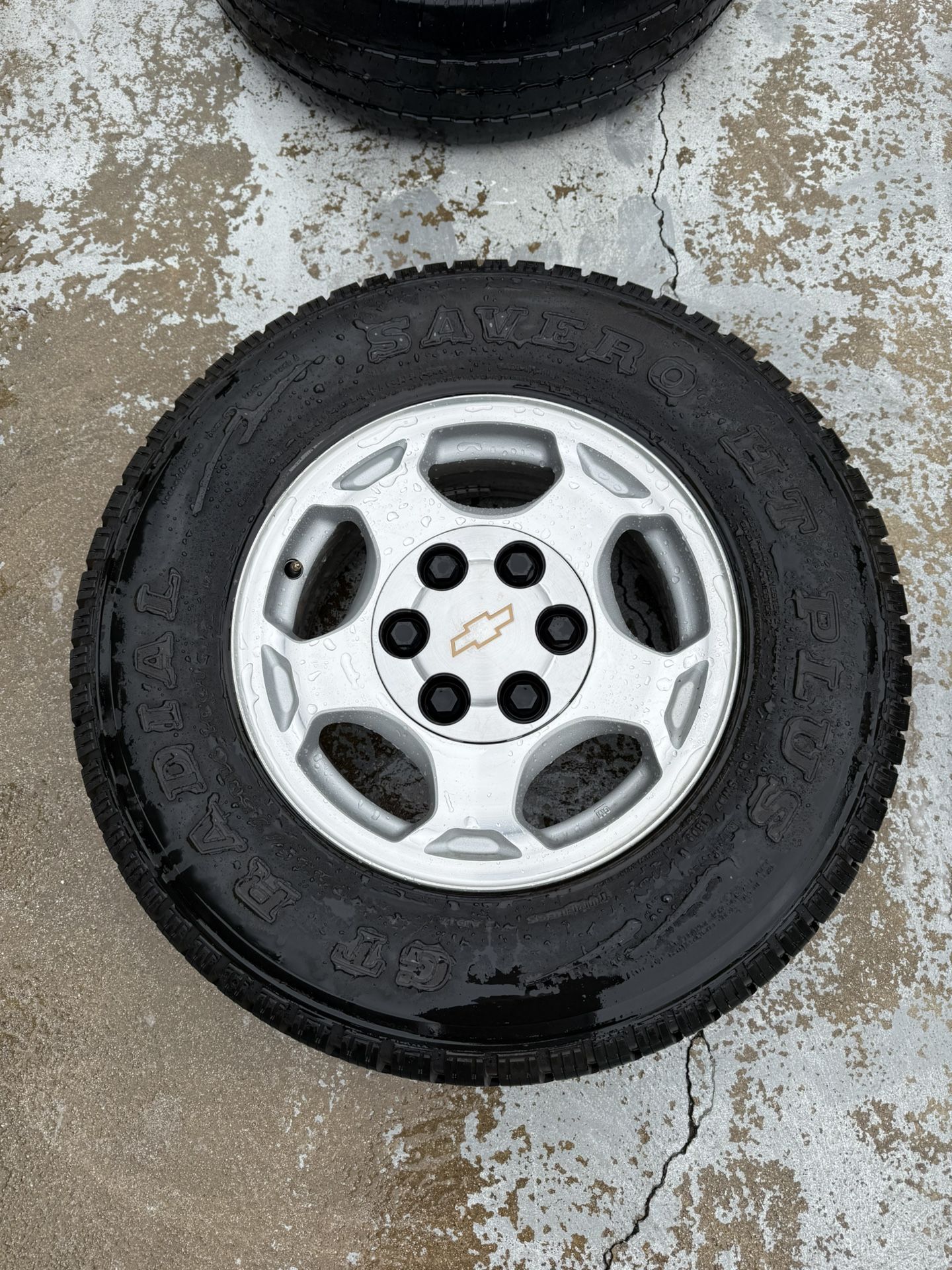 (4) 16” OEM Chevrolet Wheels & Tires Mags 2000 Silverado Yukon Tahoe ...