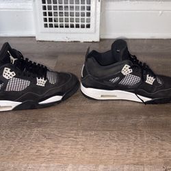 Jordan 4s White Thunder 