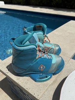 Connelly Ember Wakeboard Bindings S 5/7