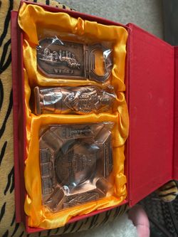 Bronze Chinese gift set