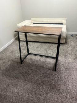 Foldable table