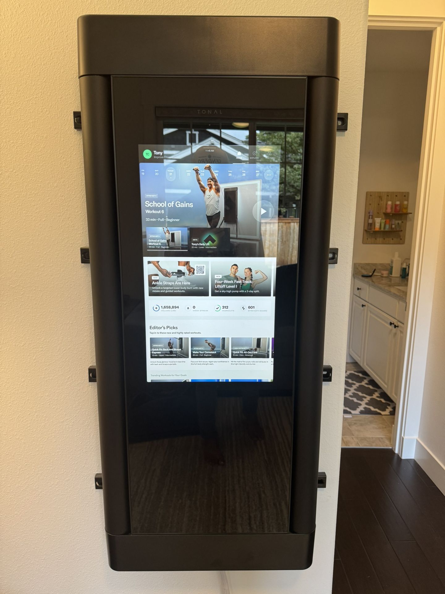 Tonal Smart Home Gym + Full Accessories Bundle – Excellent Condition