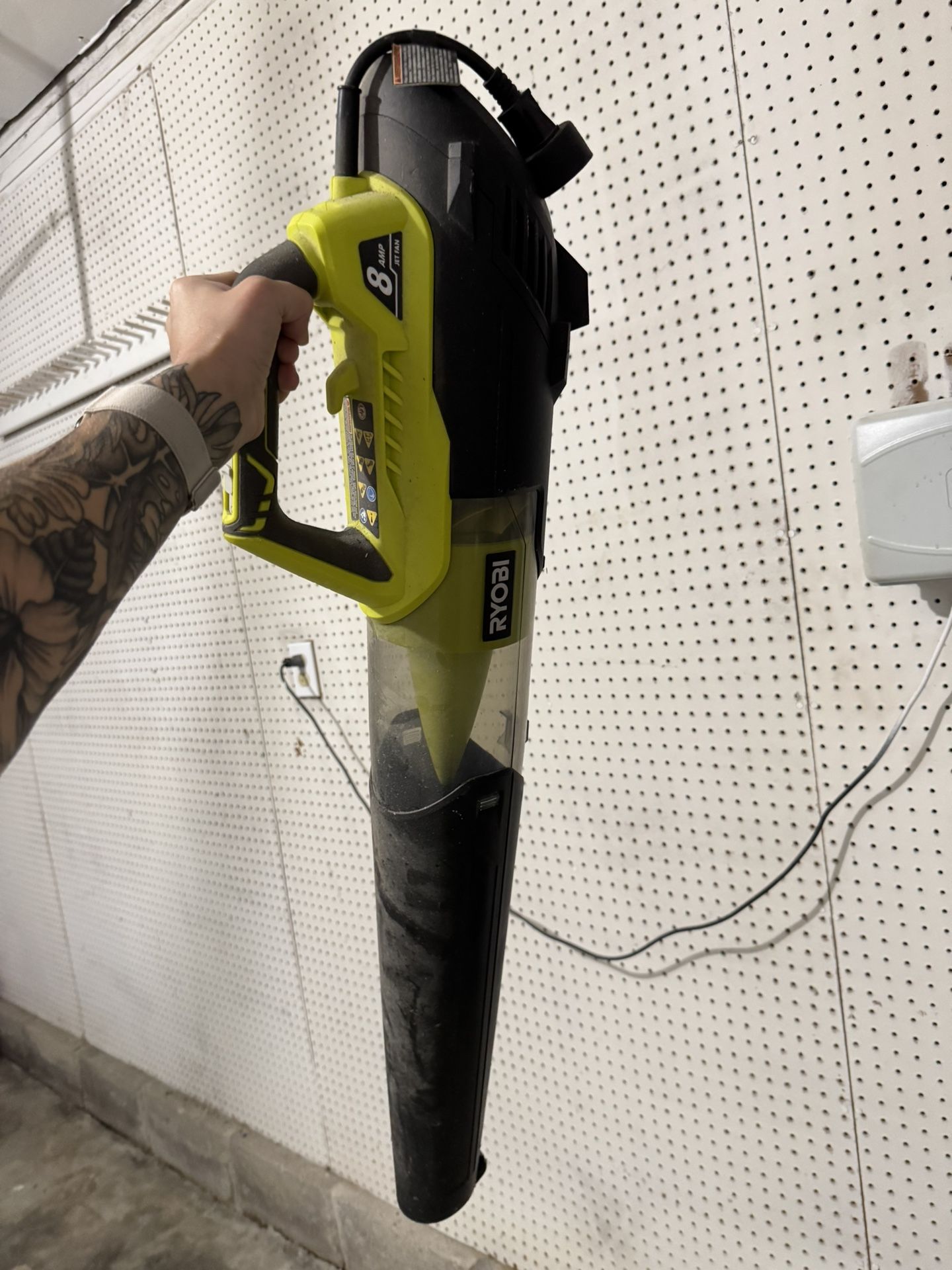 Leaf Blower