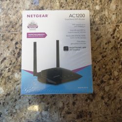 NetGear AC1200 Dual Band WiFi Router