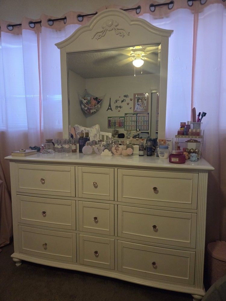 White Dresser With Mirror