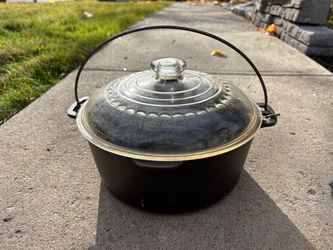 Vintage Wagner Ware Sidney Cast Iron Dutch Oven 1268 With Glass Lid and Trivet