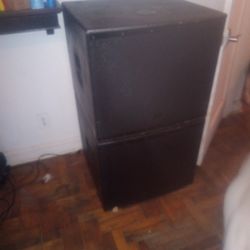 A Pair Of JBL Subs Power Speakers Eon 618 