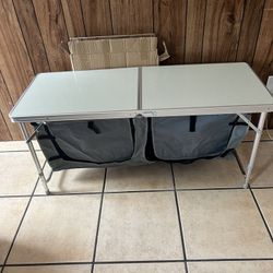 folding table