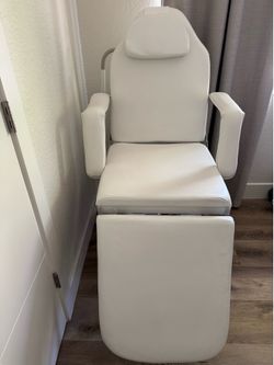 Esthetician/massage/tattoo chair
