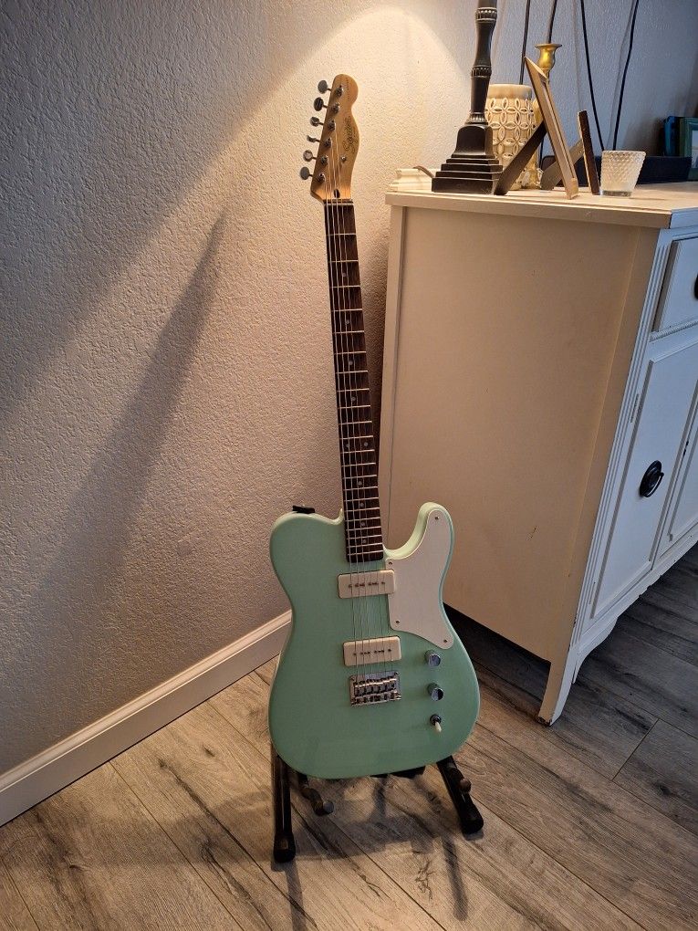 Squier Baritone Telecaster - Surf Green 