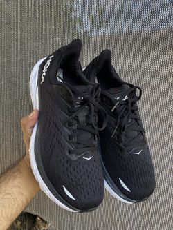 Hoka One One Clifton 8 black white 