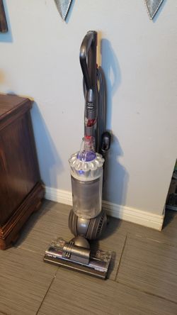 DYSON CARPET VACUUM CLEANER 