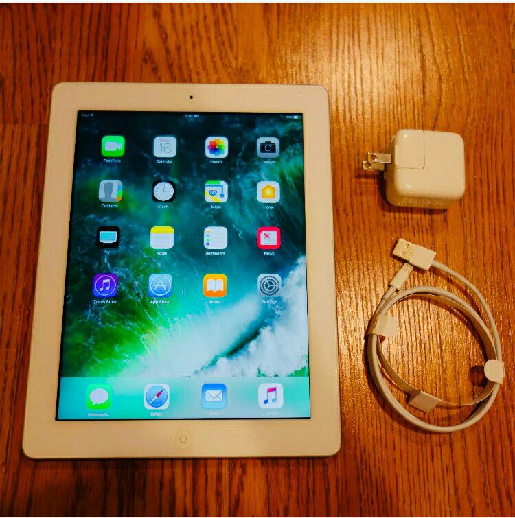 ipad 4 excellent condition + Charger + 30 day warranty