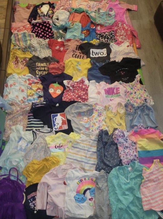 Huge Lot of 2t Girl Clothes