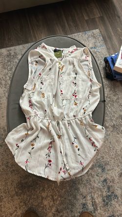 Spring sleeveless top