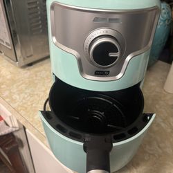Dash Air Fryer 