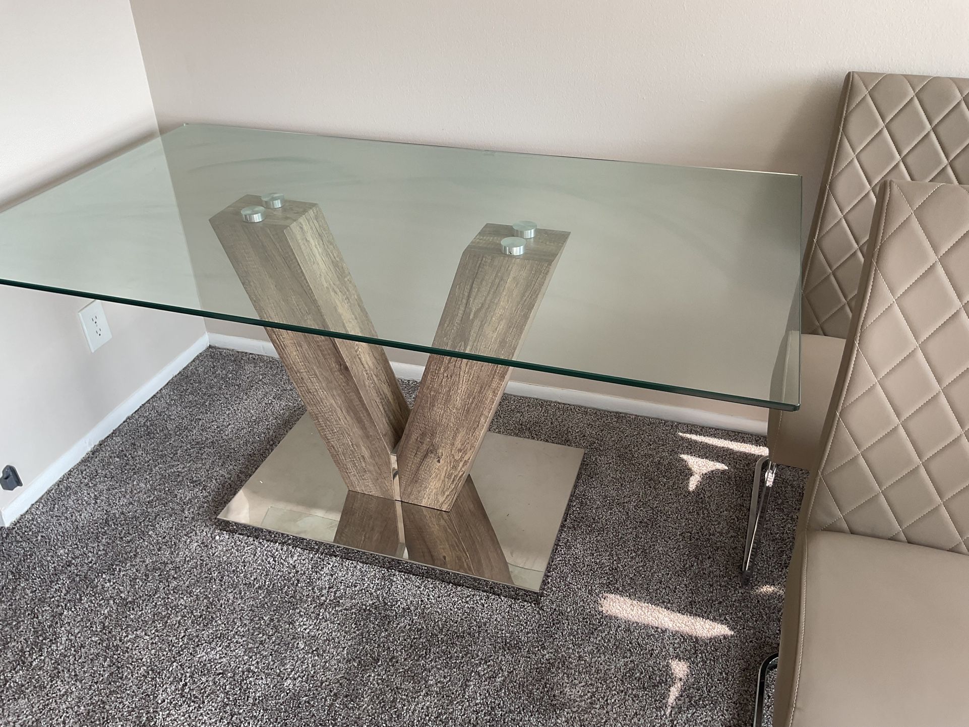 🔥 Modern Glass Dining Set – Elegant & Like New! 🔥