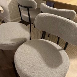 WHITE boucle DINING CHAIRS 👌🏻👌🏻👌🏻👌🏻